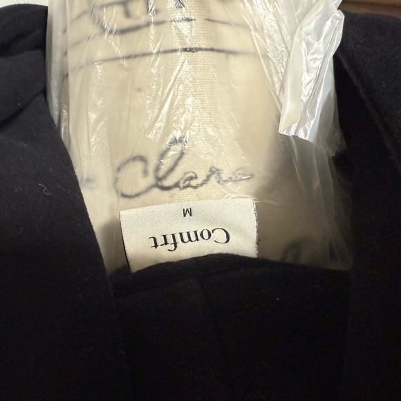 COMFRT Travel Essentials Hoodie - Picture 12 of 13